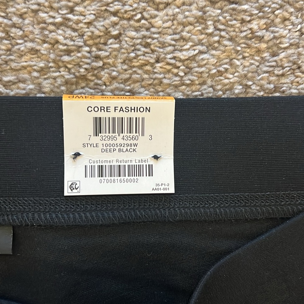 Skinny Leg Petite Plus black Pants - Picture 2 of 5